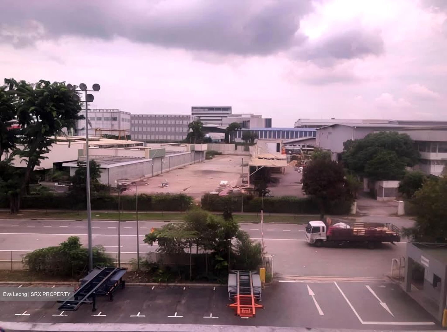 Distri Warehouses (D22), Factory #554932121